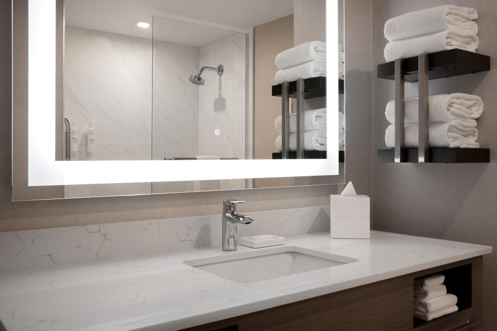 Hampton Inn By Hilton Winnipeg Downtown Ngoại thất bức ảnh