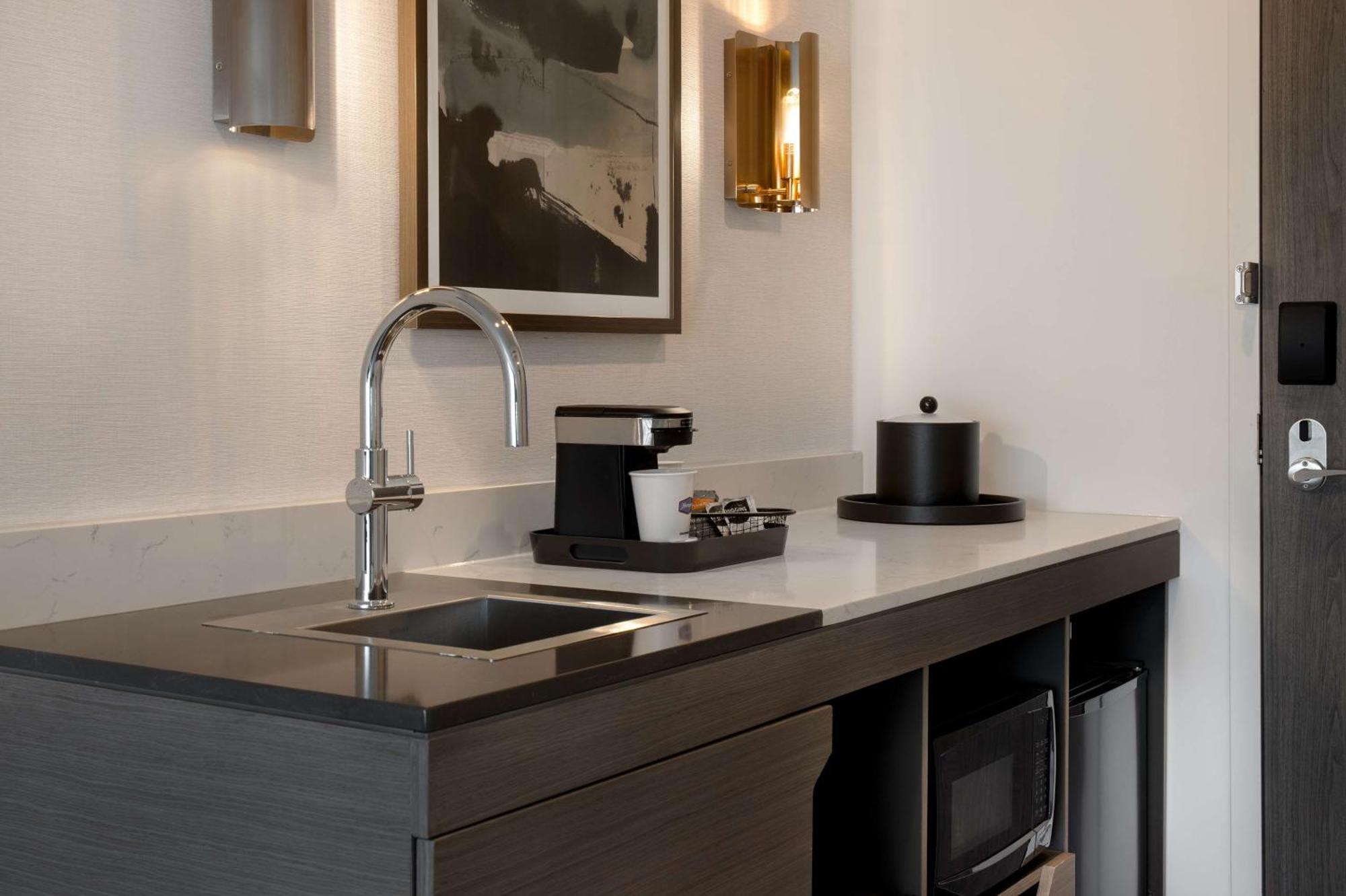Hampton Inn By Hilton Winnipeg Downtown Ngoại thất bức ảnh